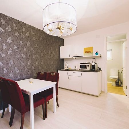 Derby Apart Hotel อัลบายูเลีย ภายนอก รูปภาพ