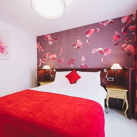 Derby Apart Hotel อัลบายูเลีย ภายนอก รูปภาพ
