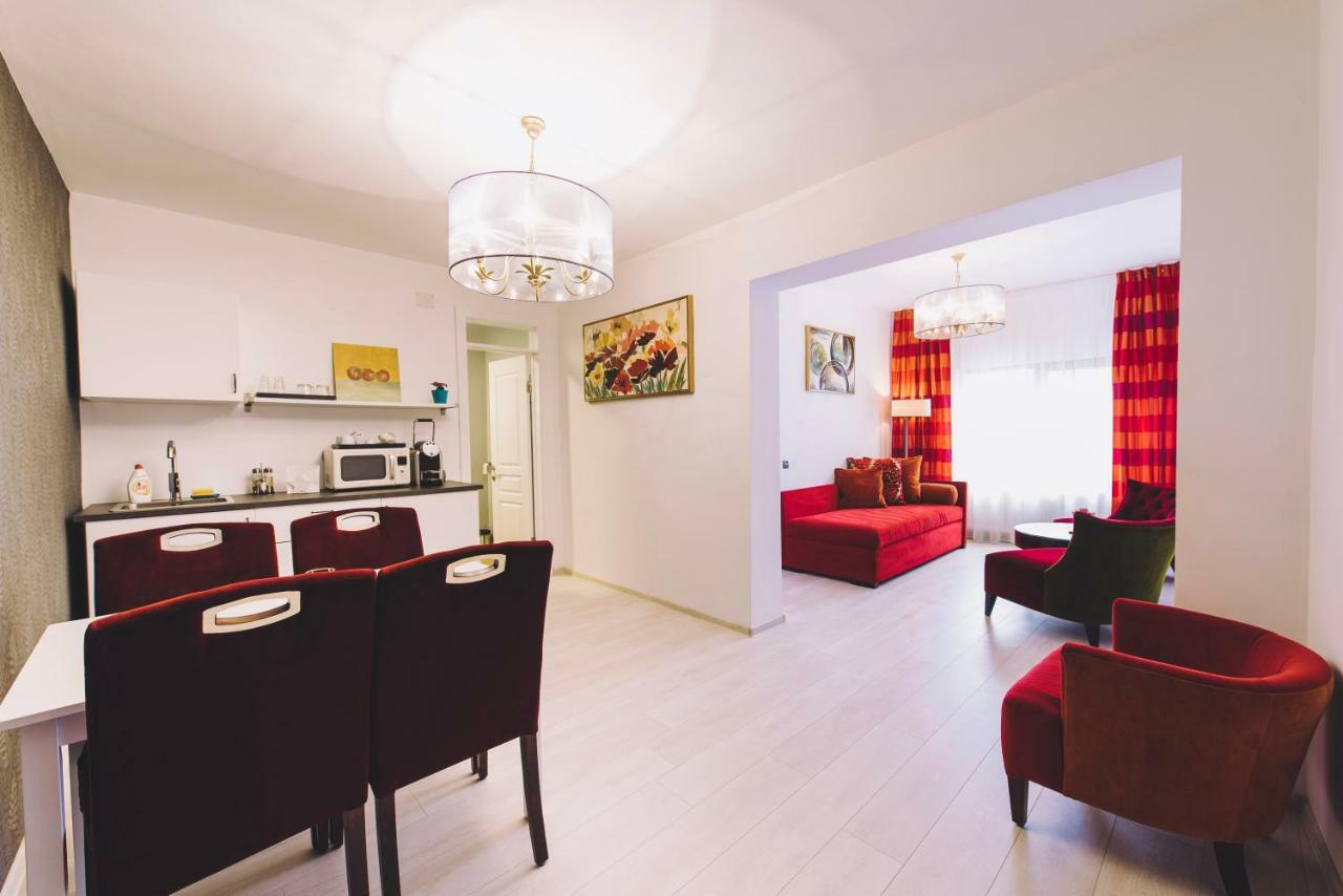 Derby Apart Hotel อัลบายูเลีย ภายนอก รูปภาพ