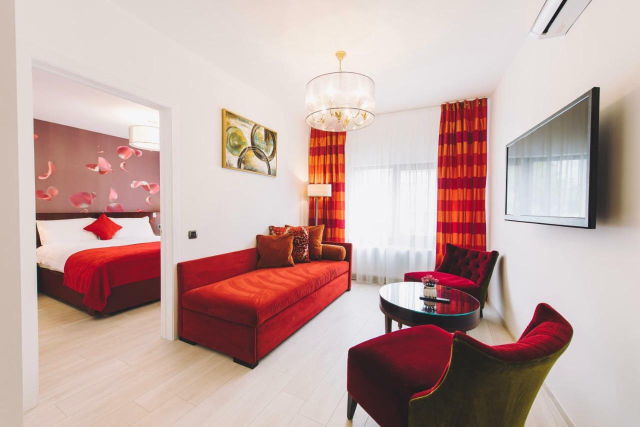 Derby Apart Hotel อัลบายูเลีย ภายนอก รูปภาพ